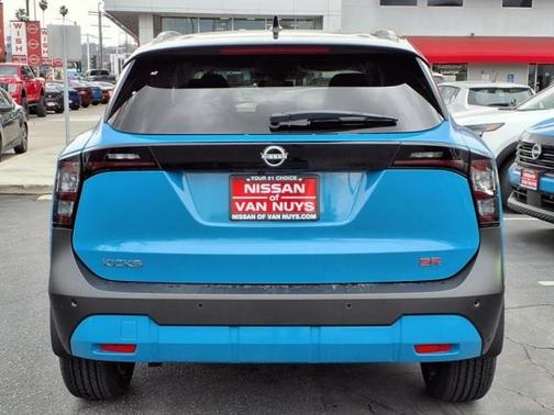 2025 Nissan Kicks SR