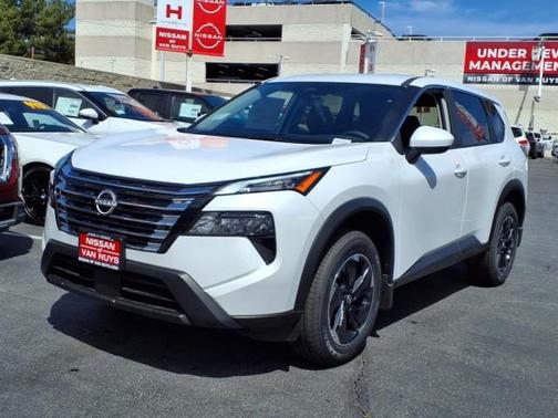 2025 Nissan Rogue SV