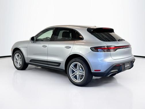 Dolomite Silver Metallic 2026 Porsche Macan Macan