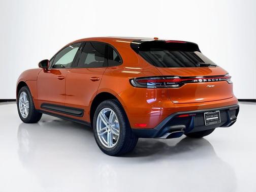 2025 Porsche Macan 