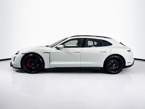 2022 Porsche Taycan GTS