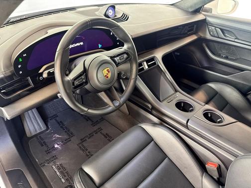 2022 Porsche Taycan GTS