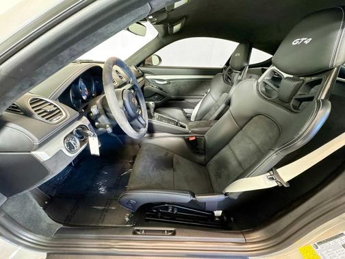 2021 Porsche 718 Cayman GT4