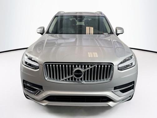 2025 Volvo XC90 Core