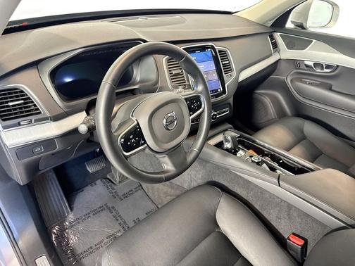 2025 Volvo XC90 Core