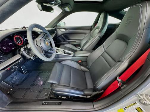 2022 Porsche 911 Carrera S