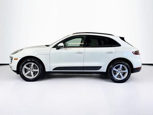 2017 Porsche Macan 