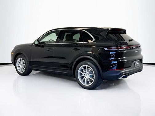CHROMITE BLACK META 2026 Porsche Cayenne Cayenne