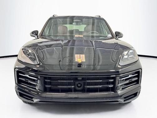 Chromite Black Metallic 2026 Porsche Cayenne Cayenne