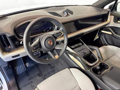 2026 Porsche Cayenne GTS