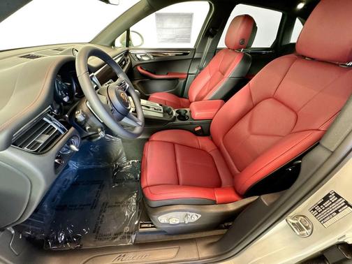 Chalk 2026 Porsche Macan Macan