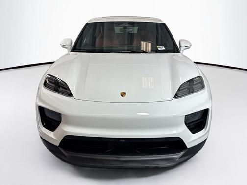 2024 Porsche Macan Electric 4