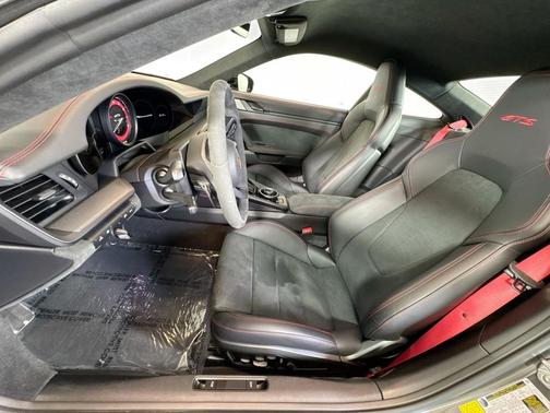 2024 Porsche 911 Carrera GTS