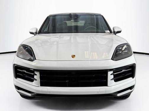 Carrara White Metallic 2025 Porsche Cayenne Cayenne