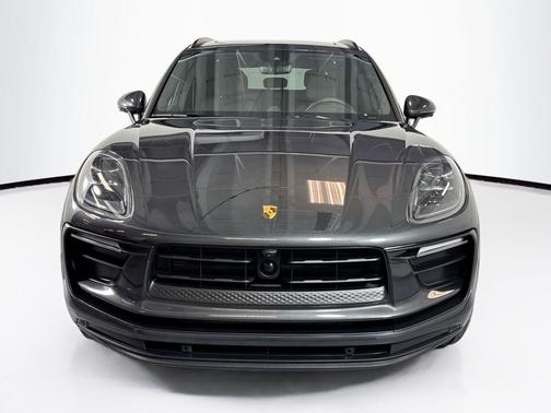 Volcano Grey Metallic 2025 Porsche Macan Macan