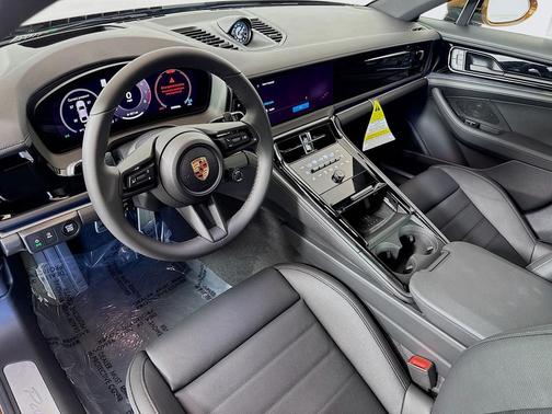2025 Porsche Panamera