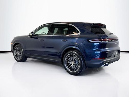 Algarve Blue Metallic 2026 Porsche Cayenne Cayenne