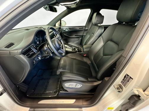 2022 Porsche Macan 