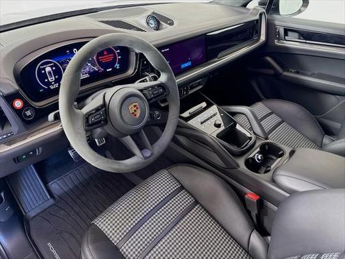 2024 Porsche Cayenne E-Hybrid S