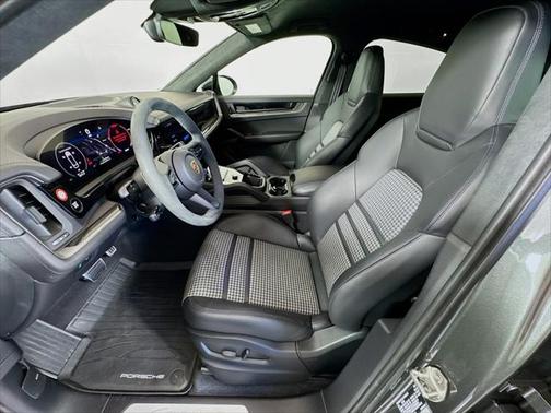 2024 Porsche Cayenne E-Hybrid S