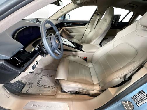 2025 Porsche Panamera 4 E-Hybrid