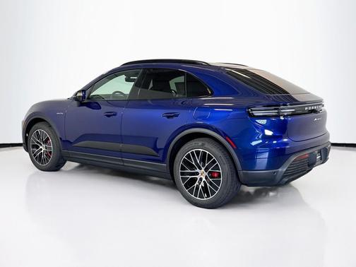 2025 Porsche Macan 4S Electric