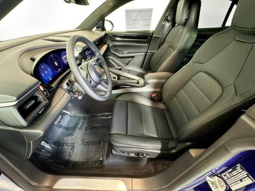 2025 Porsche Macan 4S Electric