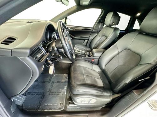 2019 Porsche Macan Base (PDK)