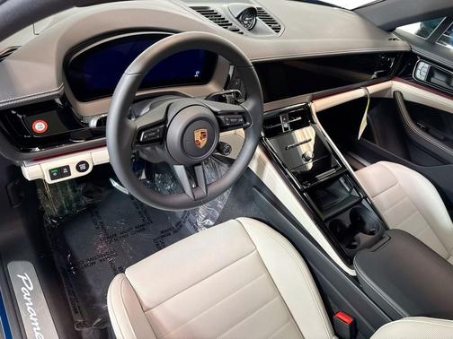 Montego Blue Metallic 2026 Porsche Panamera 4 E-Hybrid