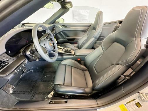 2026 Porsche 911 Carrera 4 GTS