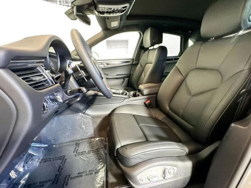 Chalk 2026 Porsche Macan Macan