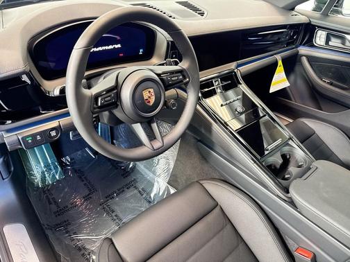 Volcano Grey Metallic 2026 Porsche Panamera