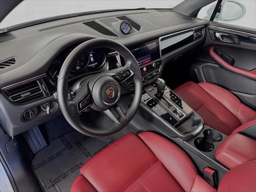 2023 Porsche Macan Base