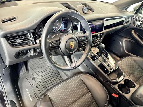 2023 Porsche Macan T