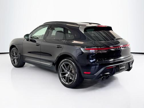 2023 Porsche Macan T