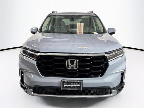 2023 Honda Pilot Touring 8-Passenger