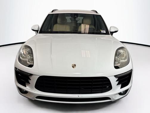 2017 Porsche Macan 