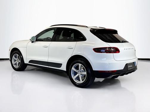 2017 Porsche Macan 