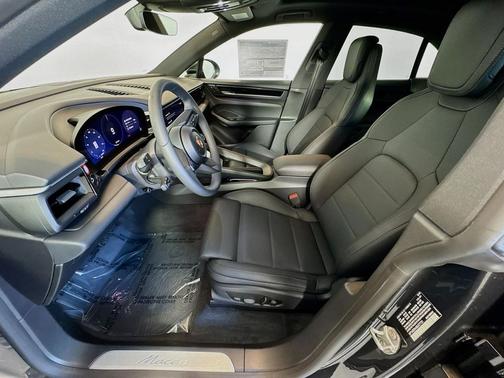 2025 Porsche Macan Electric