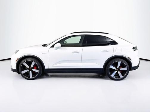 2025 Porsche Macan 4S Electric