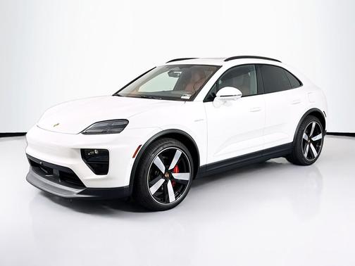 2025 Porsche Macan 4S Electric