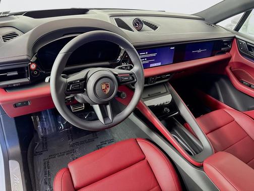 2025 Porsche Macan 4S Electric