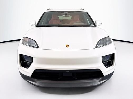 2025 Porsche Macan 4S Electric