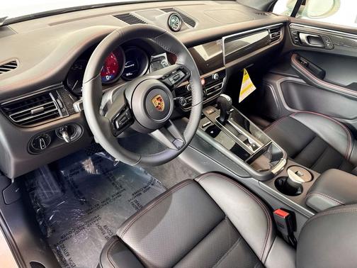 2026 Porsche Macan GTS