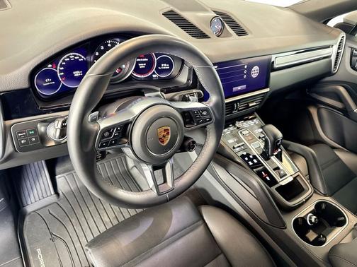 2022 Porsche Cayenne Platinum Edition