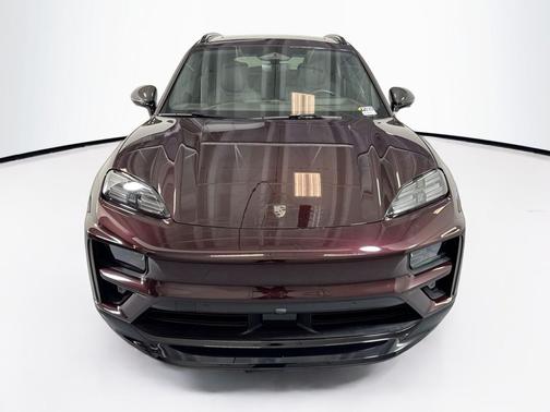 2024 Porsche Macan Turbo