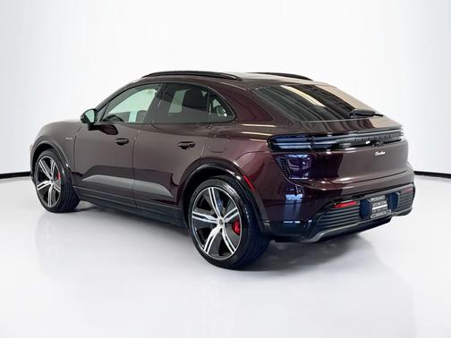 2024 Porsche Macan Turbo