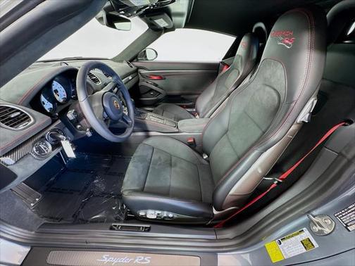 2025 Porsche 718 Spyder RS
