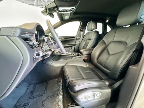 2025 Porsche Macan T