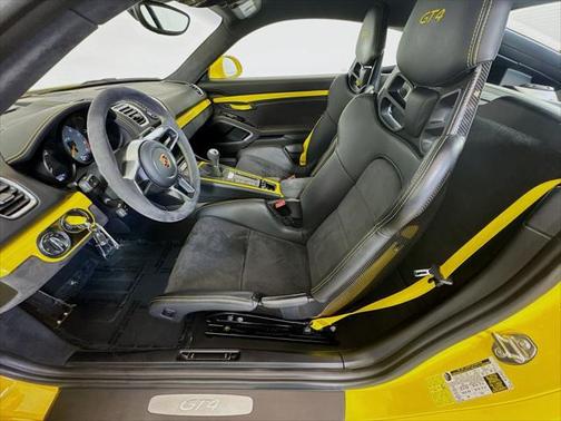 2016 Porsche Cayman GT4